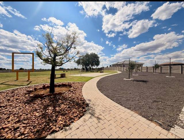 2 BEDROOM HOUSE FOR SALE IN VANDERBIJLPARK CW 5